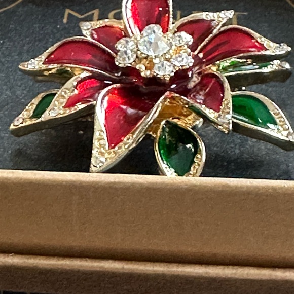 Monet Holiday Brooch Poinsettia New in Box - Picture 8 of 10